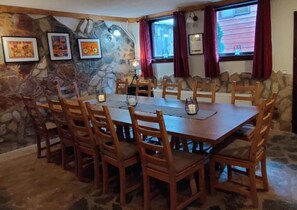 Dining - Devonshire Lodge Chalet (Bansko)
