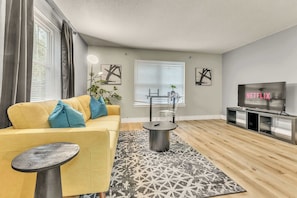 TV, offices - The Tanglewood lower suite (Chattanooga)