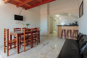 House, Smoking | 2 bedrooms - Mirante Apto 5 - 400m da Praia da Areia Preta (Guarapari)