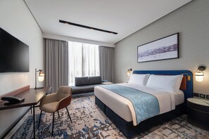 Premium bedding, down duvets, memory-foam beds, in-room safe - Crowne Plaza Al Jubail by IHG (Al Jubail)