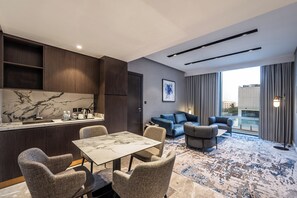 Premium bedding, down duvets, memory-foam beds, in-room safe - Crowne Plaza Al Jubail by IHG (Al Jubail)