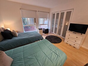 2 عدّة غرف نوم وواي فاي مجانًا وملاءات أسرّة