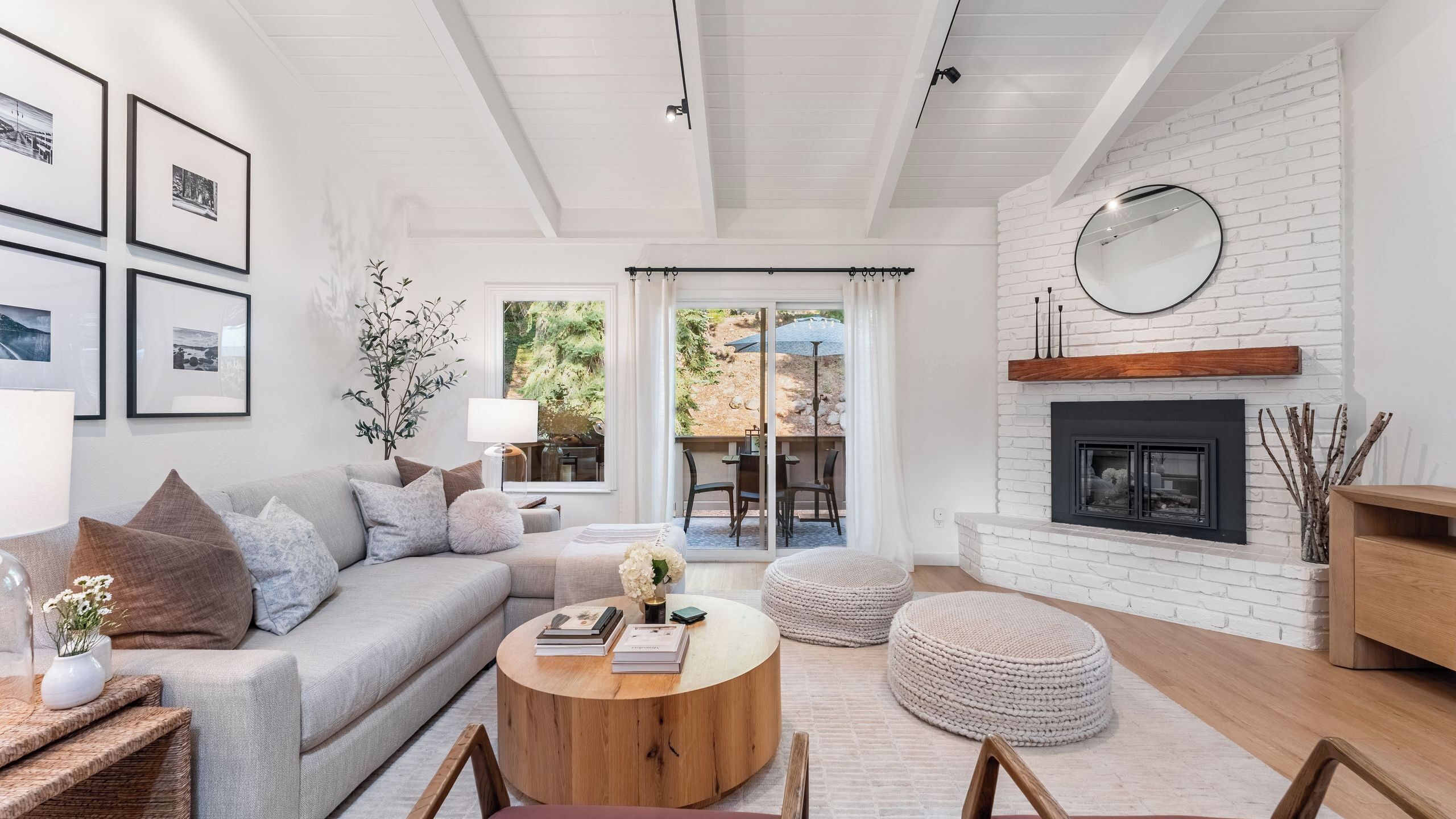 House (6 Bedrooms) | Interior