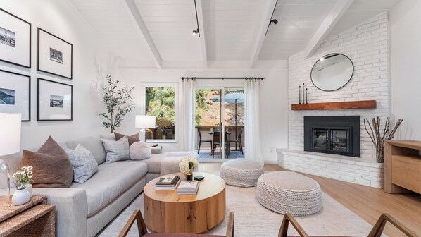 House (6 Bedrooms) | Interior