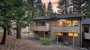 House (6 Bedrooms) | Interior