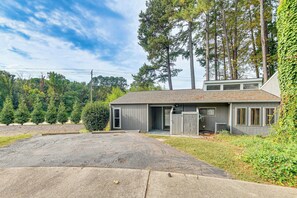 Exterior - Pet-Friendly Raleigh Townhome Near Medical Centers (Raleigh)