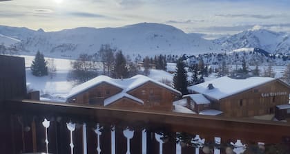 T2 apartment at the foot of the slopes, breathtaking view, close to all amenities