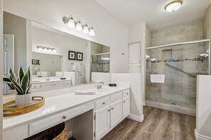 Shower, hair dryer, towels - Desert Haven - Relax living, Pool, Tennis, Gated Community (Scottsdale)
