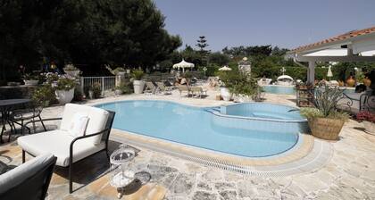 Salinola farmhouse with swimming pool in the Heart of the Puglia region