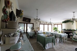 Dining - Salinola farmhouse with swimming pool in the Heart of the Puglia region (Puglia)