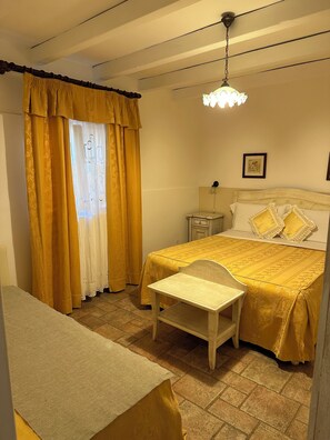 6 bedrooms, internet, bed sheets - Salinola farmhouse with swimming pool in the Heart of the Puglia region (Puglia)