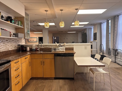 Roomy Family Getaway-Philadelphia-Metro-Whirlpool Tub