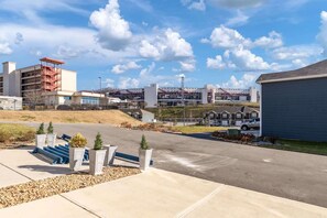 Property grounds - ‼️New 3BR Raceday Retreat - Steps from Speedway (Bristol)