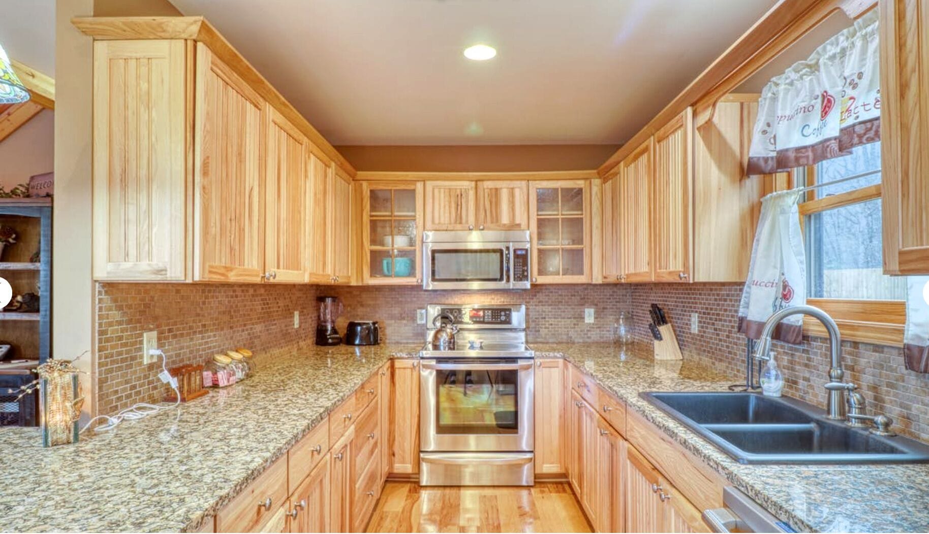 Luxury Cabin, Mountain View | Private kitchen | Electric kettle