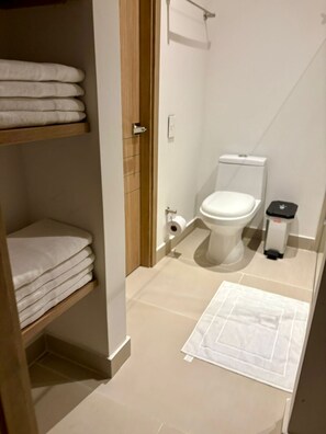 Shower, hair dryer, towels, soap - Fantástico Baia Kristal Con Vista a La Laguna
LUISA- KABO 1 - APTO 1 A (Cartagena de Indias)