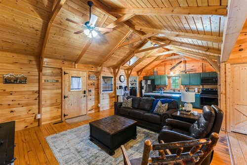 Fabulous 2-bedroom cabin in charming Cub Run