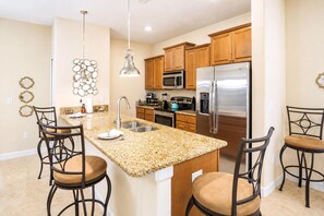 Exterior - 4882 Storey Lake (Kissimmee)