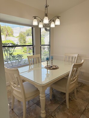 Dining - Relax in Family-Friendly Naples Paradise (Naples)