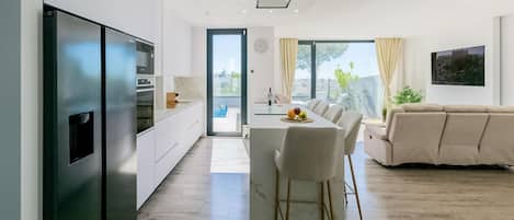 Fridge, microwave, oven, stovetop