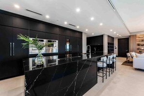 公寓 (4 Bedrooms) | 私人廚房 | 微波爐、烤箱、洗碗機