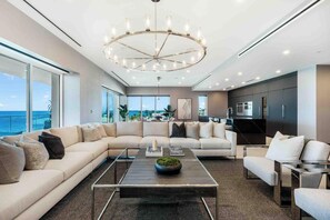 Interior - Aqua 4 on Seven Mile Beach (Seven Mile Beach)