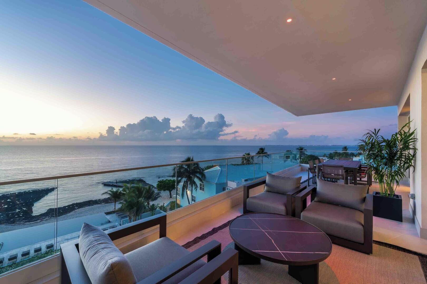 Apartment (4 Bedrooms) | Balkon