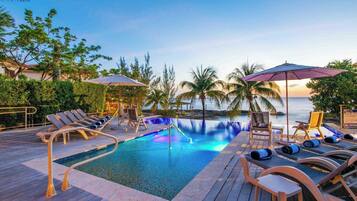 Kolam renang outdoor