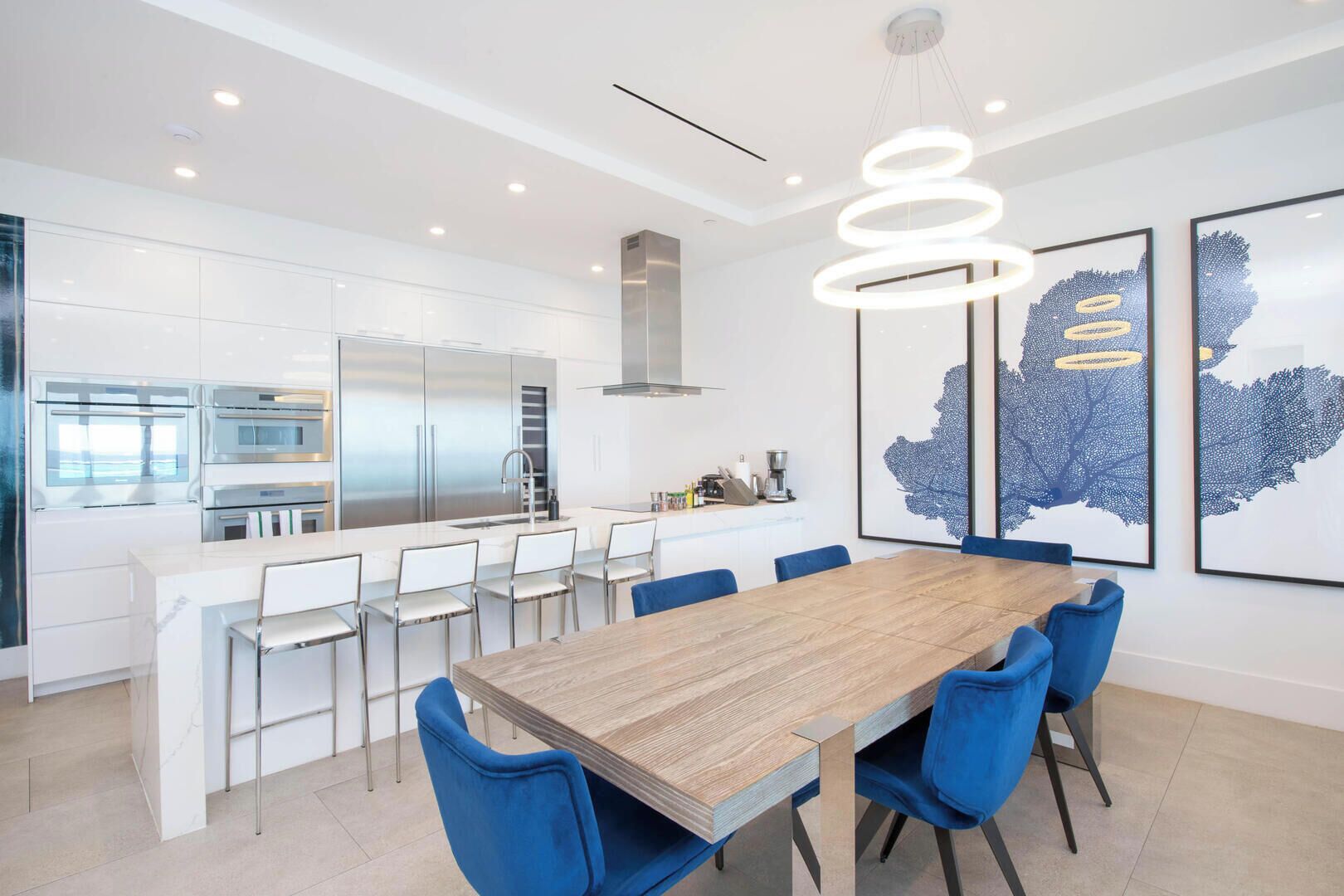 Apartment (3 Bedrooms) | Dining room