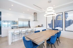 غرفة لتناول الطعام