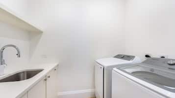 Apartemen (4 Bedrooms) | Eksterior