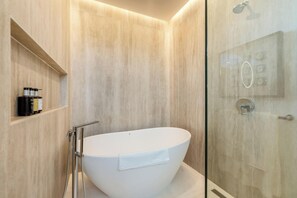 Apartment (4 Bedrooms) | Exterior - The Sands (Seven Mile Beach)