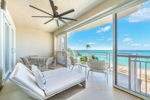 Exterior - The Beachcomber (Seven Mile Beach)