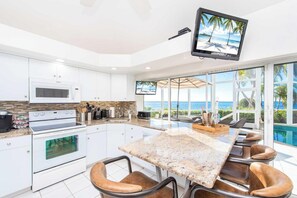 Apartment (2 Bedrooms) | Private kitchen - Pools of the Kai (North Side)