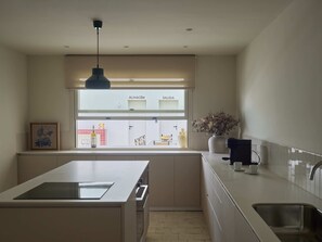 Fridge, microwave, oven, dishwasher - Capricho de Doñana : Villa (Rocio, El)