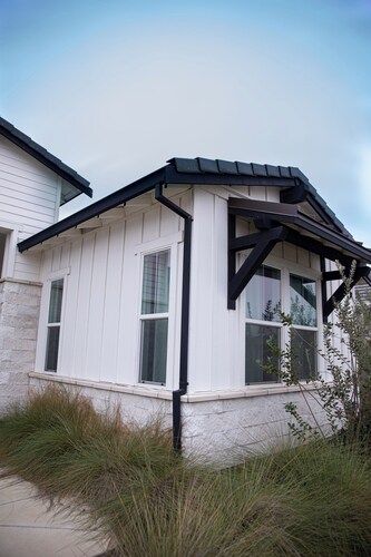 Private En-suite. 2 mins from Emmanuel Hospital.