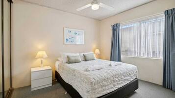 2 bedrooms, iron/ironing board, WiFi, bed sheets
