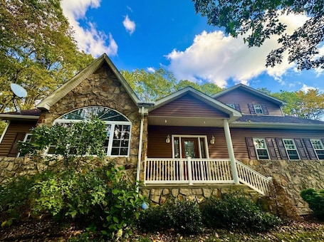Exterior. Mountain Retreat near Resorts, Distilleries, Indian Lake Flight 93 wedding venue