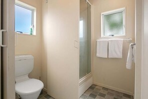 Bathroom - The Charleston Charmer - Whangamata (Whangamata)