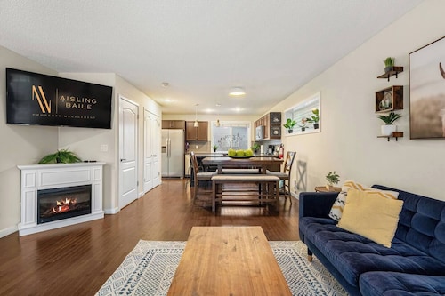 Hero`s Haven | Playroom | Fenced Yard | Dbl Garage