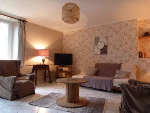 TV, fireplace, DVD player - LA MAREE VERTE - Breuvannes-en-Bassigny (Breuvannes-en-Bassigny)