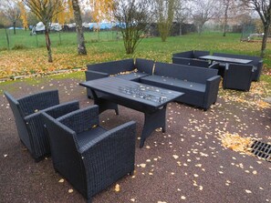 Outdoor dining - LE RELAIS JEANNE D'ARC (Cirfontaines-en-Ornois)