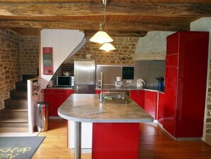 Microwave, oven, dishwasher, high chair - LE ROUTOIR - Fayl-Billot (Fayl-Billot)