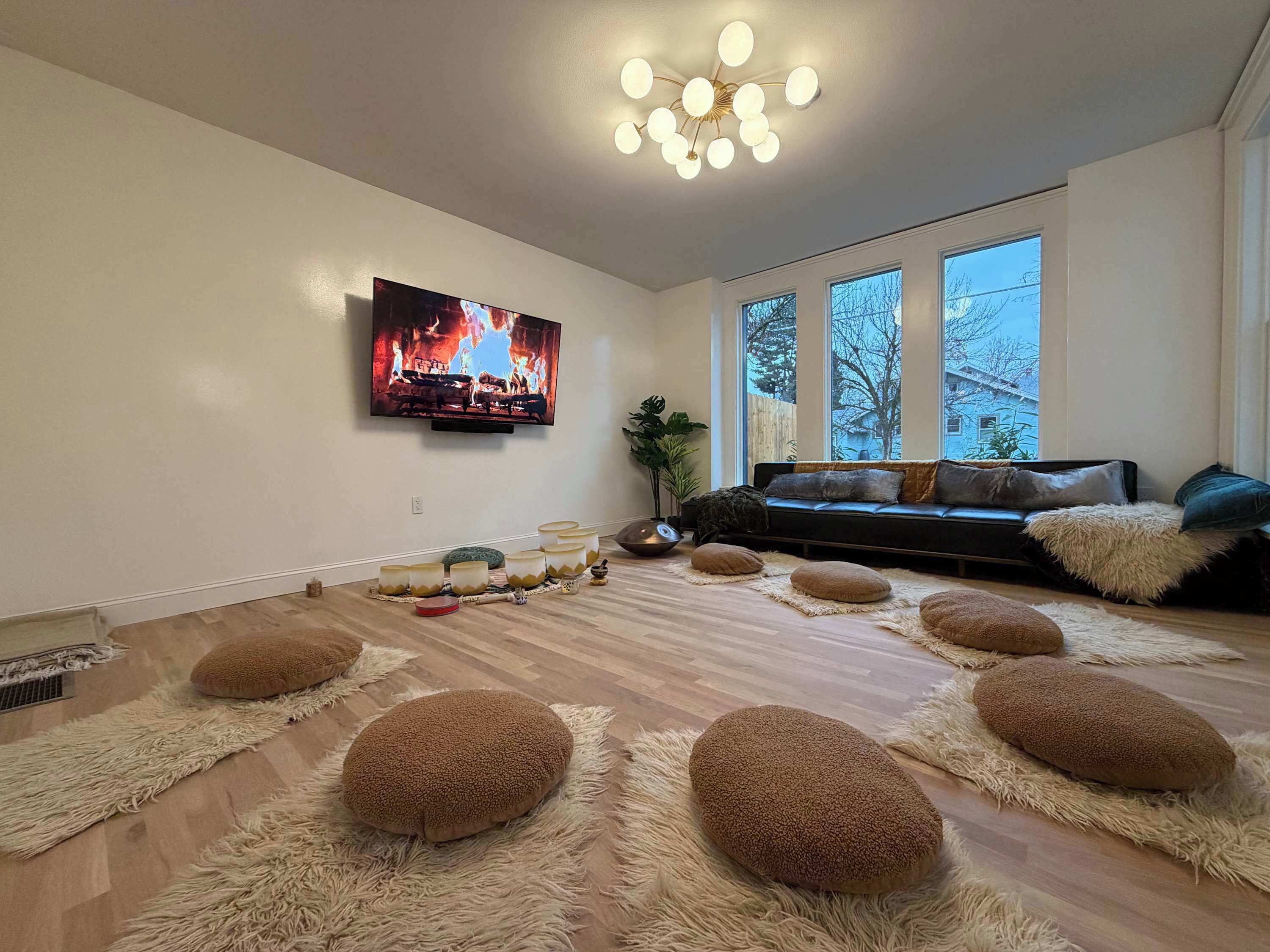 Smart TV, impianto stereo, studio