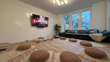 Älytelevisio, stereot, työhuone