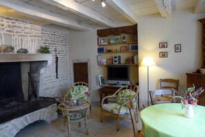 Interior - GABRIELLE'S HOUSE (Giey-sur-Aujon)