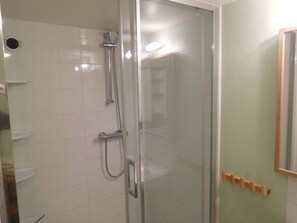 Shower - GABRIELLE'S HOUSE (Giey-sur-Aujon)