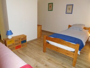 2 bedrooms, free WiFi, bed sheets - GABRIELLE'S HOUSE (Giey-sur-Aujon)