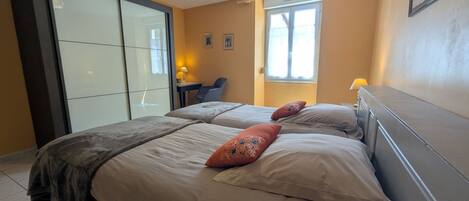 Reisekinderbett, kostenloses WLAN, Bettwäsche