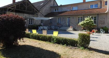 GITE DE LA FORGE - ROCHES-SUR-ROGNON