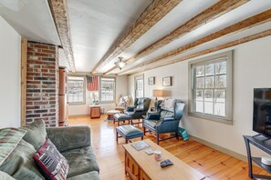 TV - 17-Acre Farmhouse Retreat | Mountain Views, Trails (Lovell)